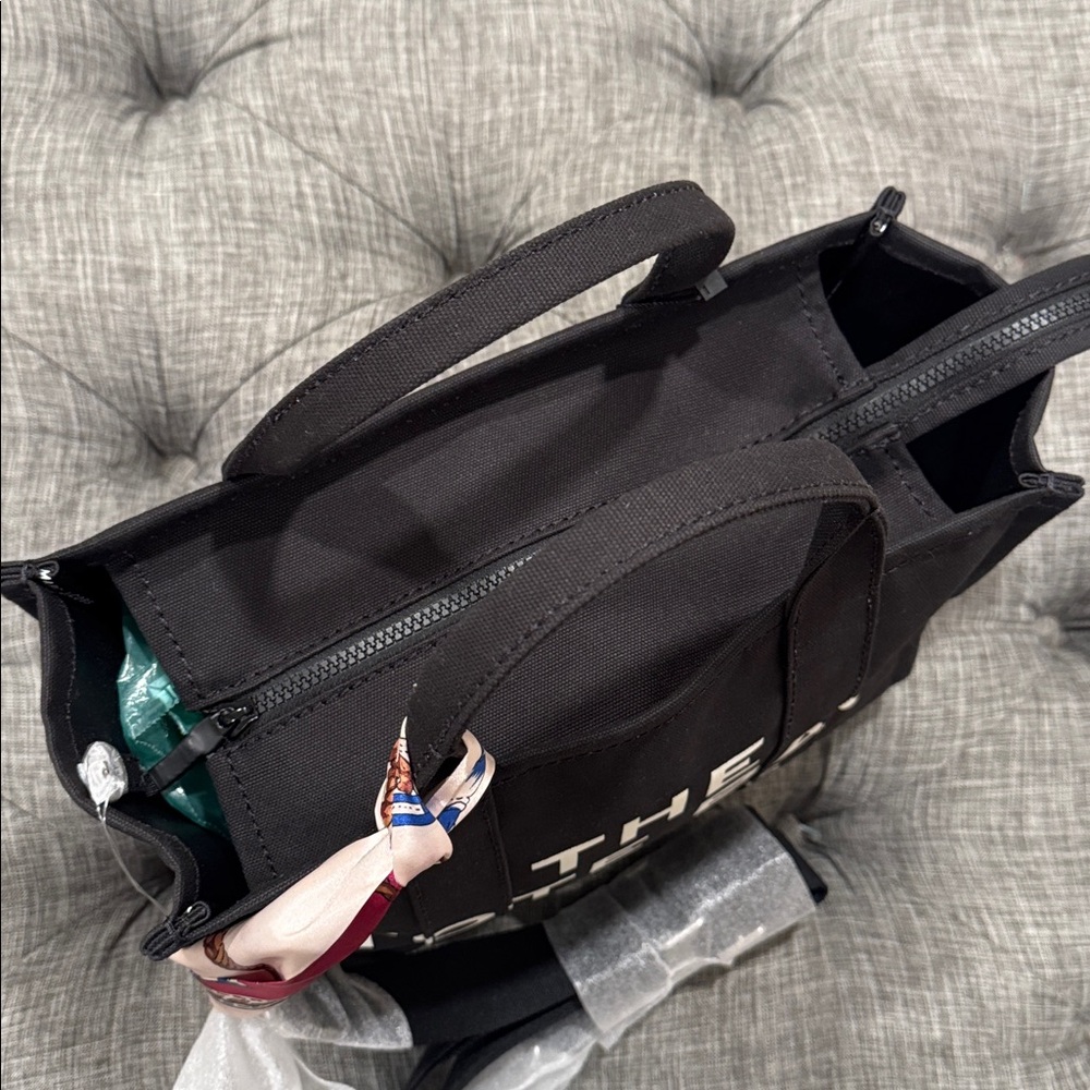 Marc Jacobs The Tote Bag Medium Canvas Black Tote Bag Crossbody NWT - Picture 11 of 17